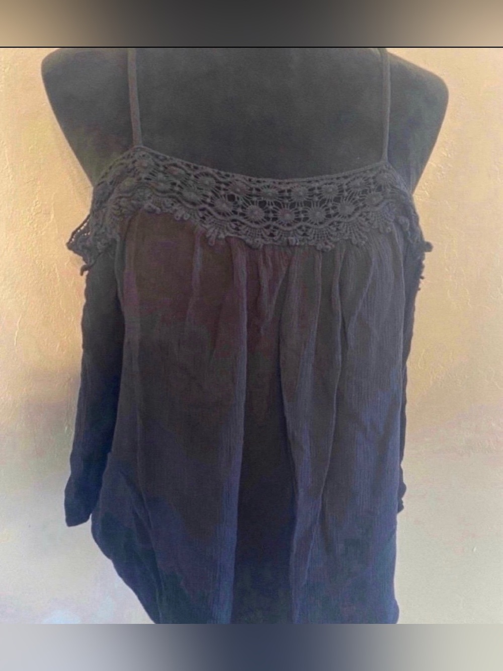 Women’s Crochet-Trim Spaghetti Strap Cami Tank Top - Black (Size XL)